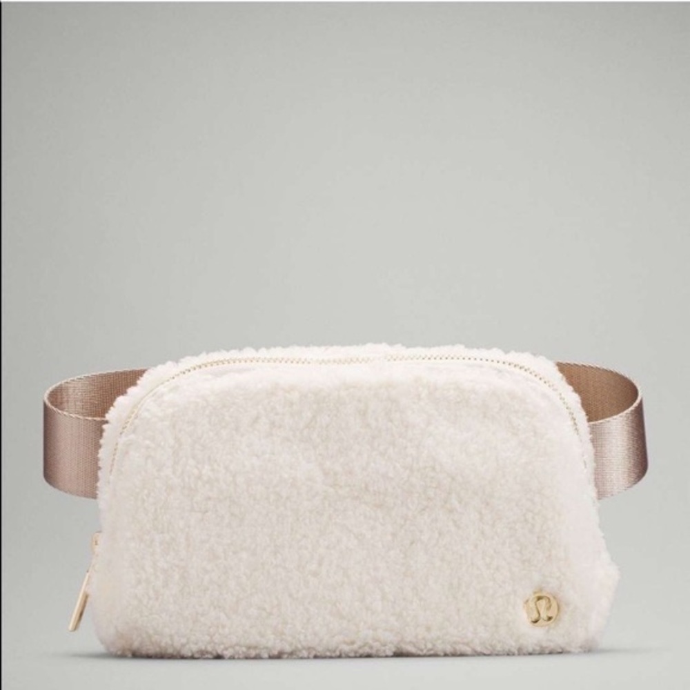 Lululemon fleece sherpa belt bag white natural gold Fanny pack